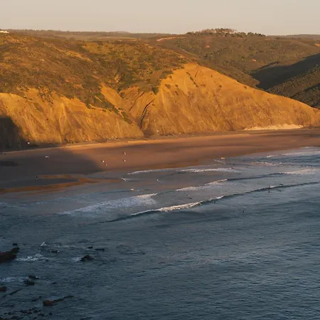The By The Lighthouse Arrifana Gæstehus