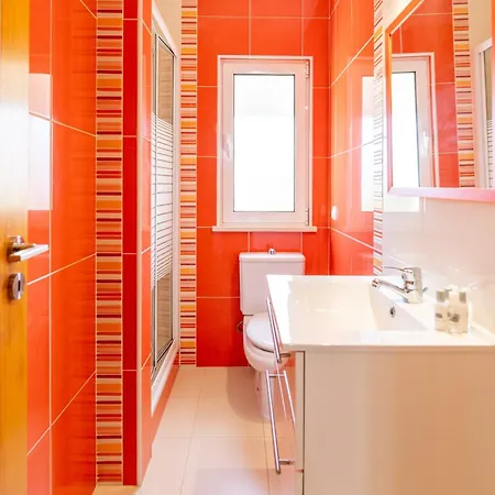 The By The Lighthouse Arrifana Gæstehus *