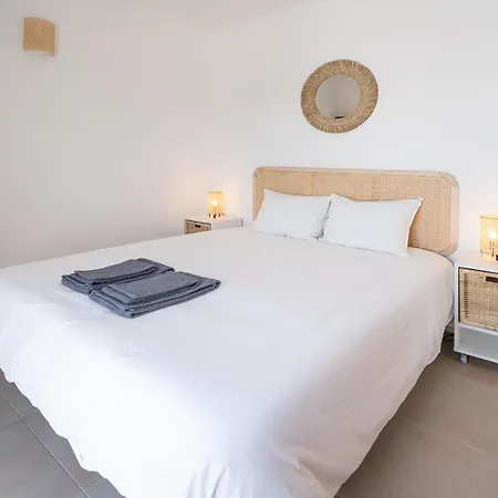 The By The Lighthouse Arrifana Guest house *